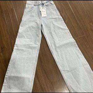 Zara high waisted split hem jeans sz 2